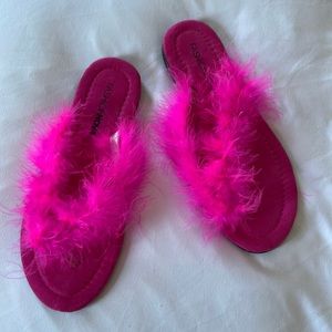 Fuzzy pink sandals